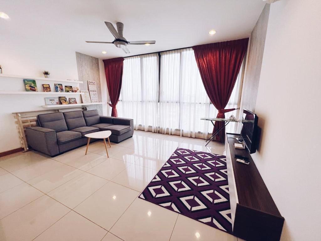 Connected Train 3 Bedrooms - Above Klgateway Mall 14 Kuala Lumpur Exterior photo
