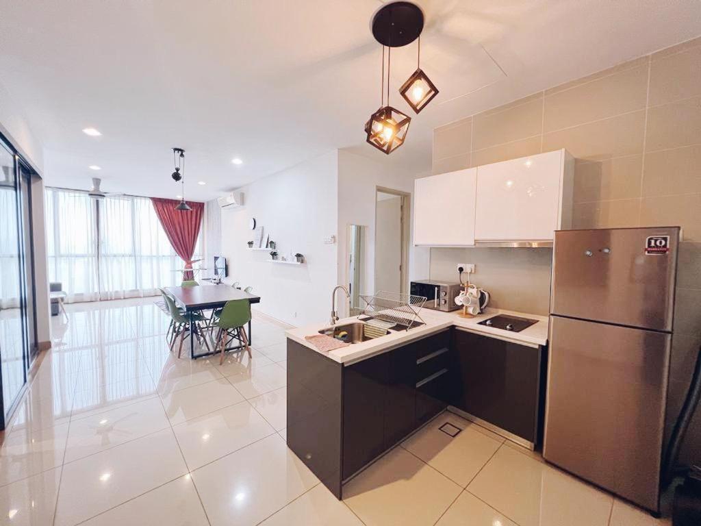 Connected Train 3 Bedrooms - Above Klgateway Mall 14 Kuala Lumpur Exterior photo